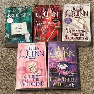 Julia Quinn Bridgerton Paperback Book Set - 5 Volumes - Multi-Color Covers